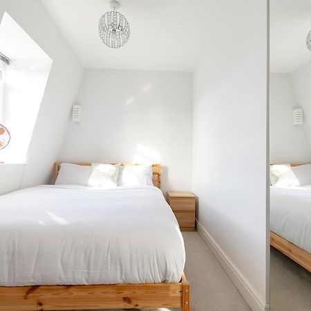 Appartamento Modern 1 Bed Flat 2 Mins Walk From Restaurants Bars Clubs & Beach! Wow! Bournemouth Esterno foto
