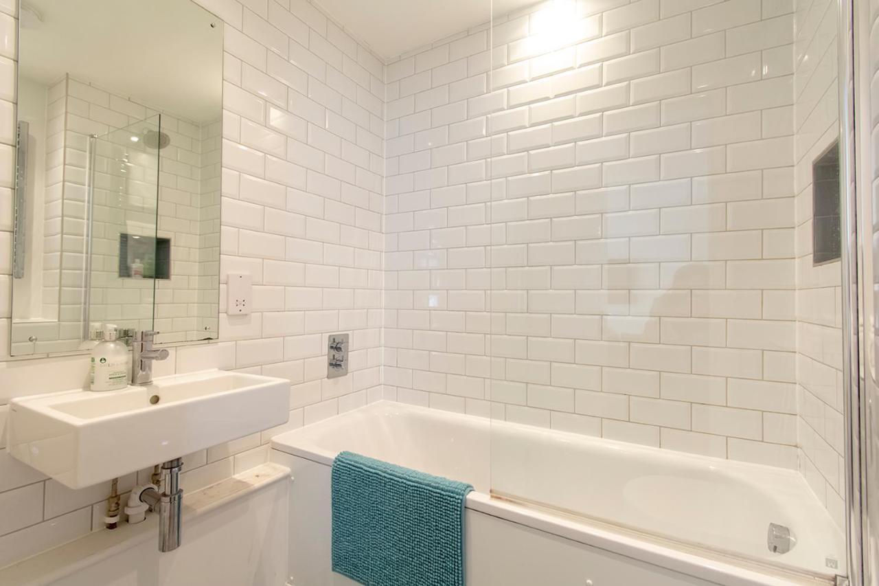 Appartamento Modern 1 Bed Flat 2 Mins Walk From Restaurants Bars Clubs & Beach! Wow! Bournemouth Esterno foto