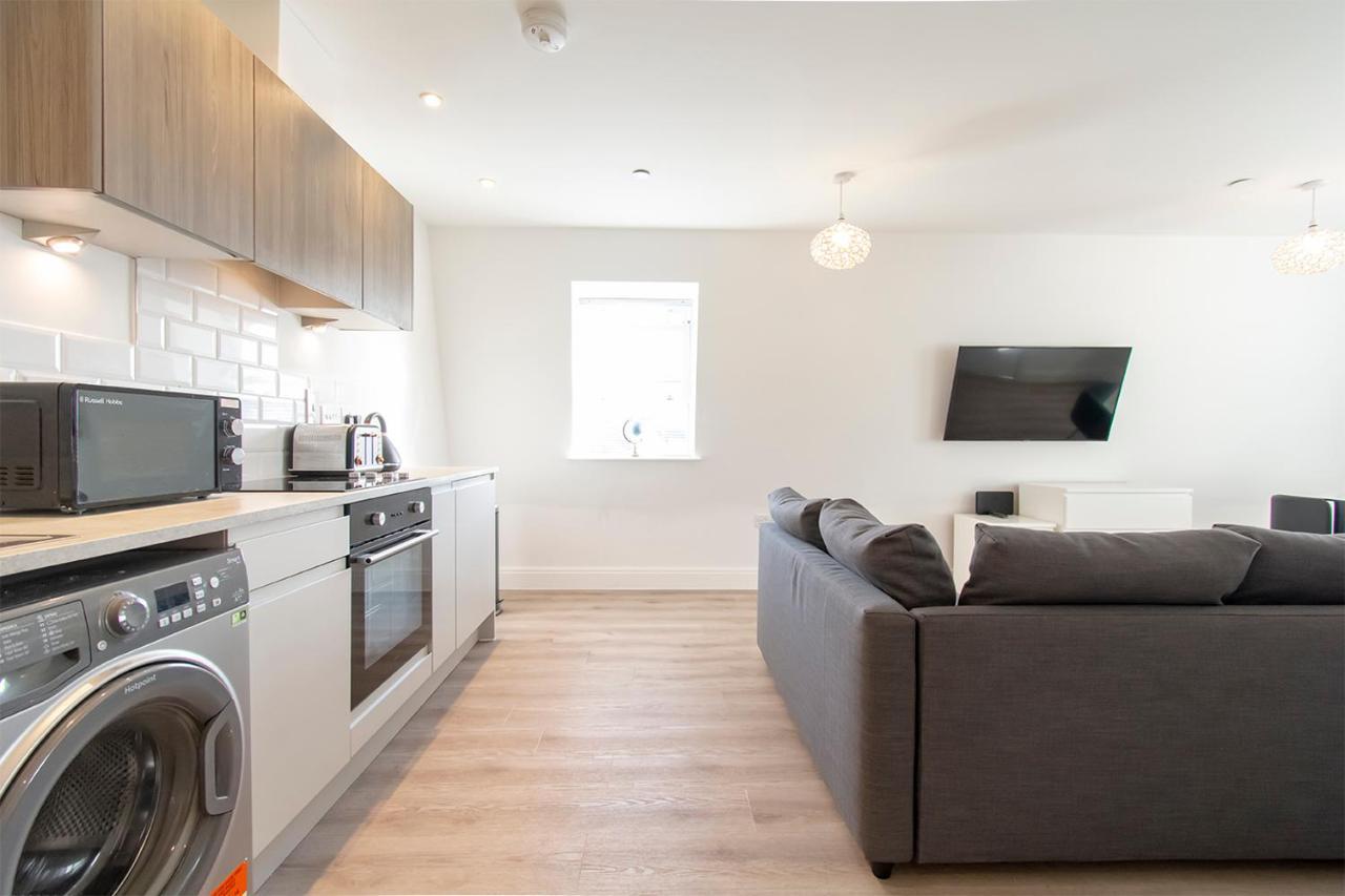 Appartamento Modern 1 Bed Flat 2 Mins Walk From Restaurants Bars Clubs & Beach! Wow! Bournemouth Esterno foto