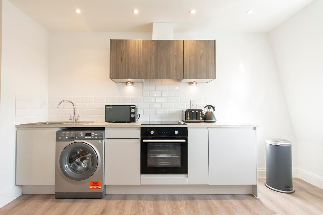 Appartamento Modern 1 Bed Flat 2 Mins Walk From Restaurants Bars Clubs & Beach! Wow! Bournemouth Esterno foto